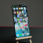 vivo 相機設定怎麼調才不會越拍越糊？這篇用「演唱會直拍」當主軸，整理九宮格/水平儀/手震提醒、銳利度與浮水印、舞台模式與雙鏡錄影、錄影全面改 4K、杜比視界與人聲加強該不該關，從日常到演唱會一套設定直接上手。