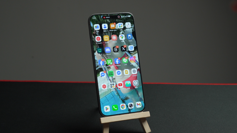 vivo 相機設定怎麼調才不會越拍越糊?這篇用「演唱會直拍」當主軸,整理九宮格/水平儀/手震提醒、銳利度與浮水印、舞台模式與雙鏡錄影、錄影全面改 4K、杜比視界與人聲加強該不該關,從日常到演唱會一套設定直接上手。