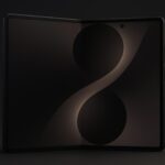 Galaxy Z Fold8 Wide 概念產品圖，呈現更寬比例的書本式摺疊手機設計