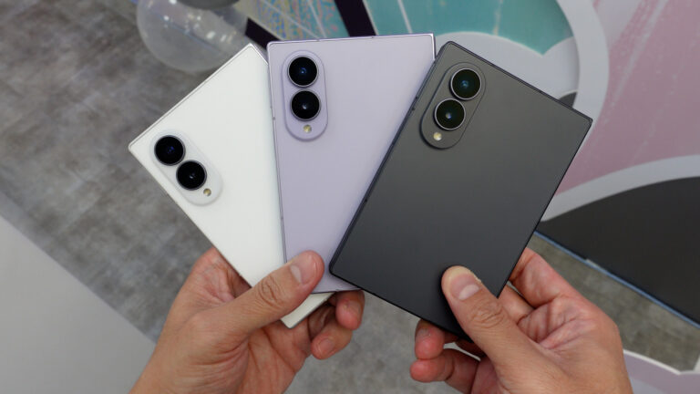 三星 Galaxy Z Fold8 寬摺疊實際使用感受如何？本文整理 4：3 內螢幕、201 克機身、AR 抗反射塗層與新轉軸體驗，同時解析 Galaxy Z Fold8 Ultra、Z Flip8、Watch Ultra 2 與 Watch9 的主要升級。
