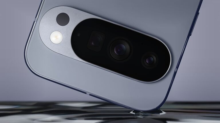 Google Pixel 官方產品圖，展示 Pixel 手機相機模組與機身外觀，用於說明 Pixel 漏接電話與通話設定檢查文章