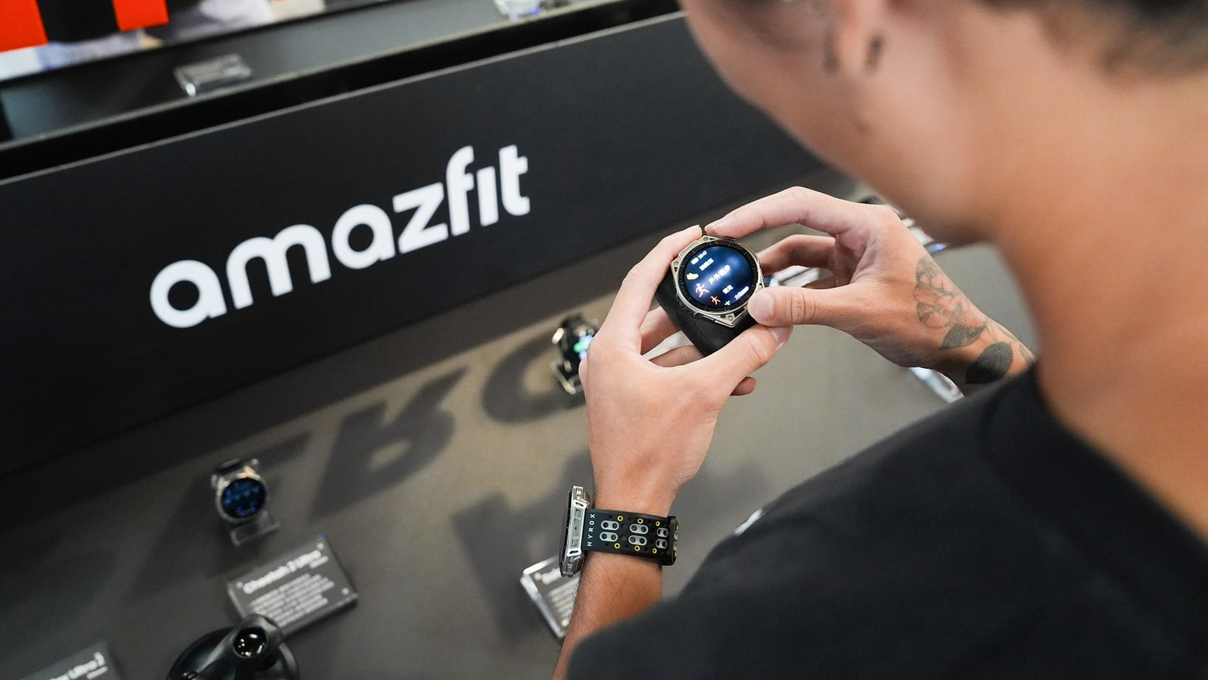 Amazfit 夏季新品分享會現場操作 Balance 系列智慧手錶