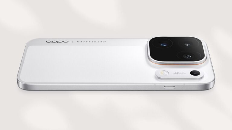 OPPO Find X10 Pro Max 紗月白機背,機身有 Hasselblad 字樣,相機模組有橙色鏡頭印記
